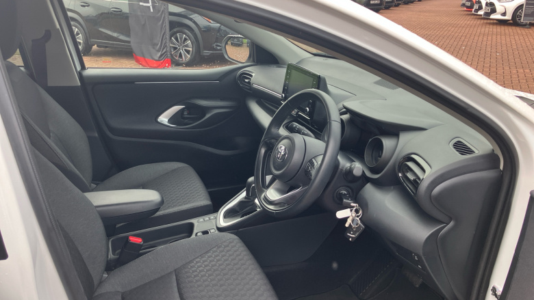 Toyota Yaris 1.5 Hybrid Design 5dr CVT Hybrid Hatchback